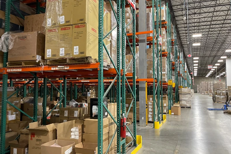 Advanced sorting and packing area within Zbao Logistics' tech-enabled overseas fulfillment center, ensuring accuratefba deliveryservices.