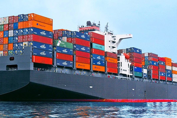 China to USA Container Shipping Costs: FCL & LCL Rates 2026